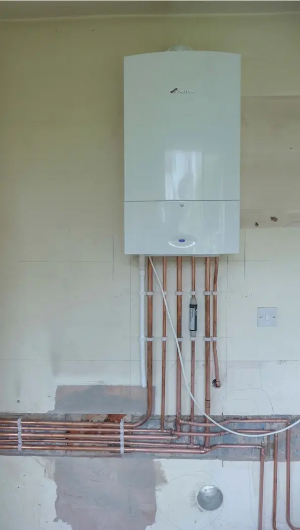 Wall-mounted combi boiler